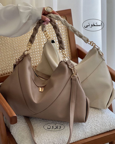کیف دوشی زنانه بند دار با یراق طلایی کد 359